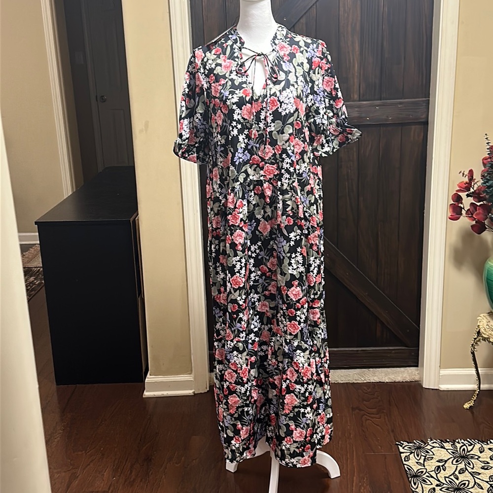 NWT NORACORA DRESS SIZE SMALL